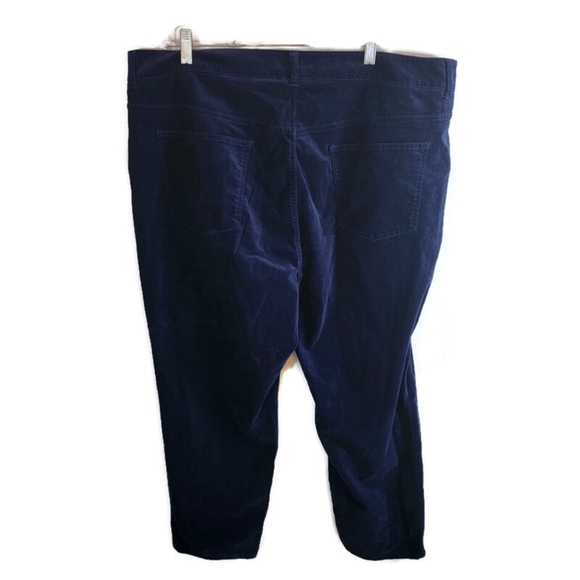 Talbot Woman Curvy Straight Leg Velvet Jeans - Picture 3 of 8